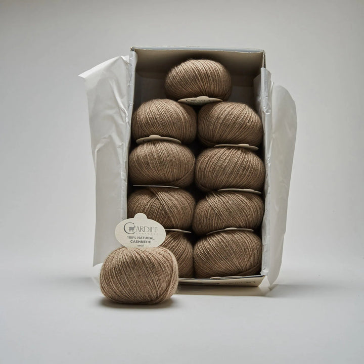 Small cashmere Gift box of 10